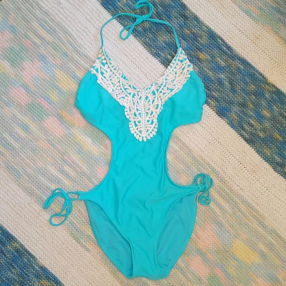 One piece bathing suit